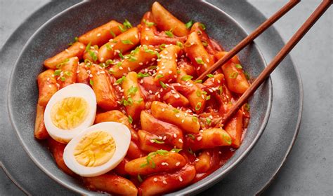  Ddeokbokki - Spicy Sweetness Meets Chewy Delight in Korean Street Food