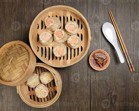  Bánh Bao Tôm Jinzhou -  Sự kết hợp hoàn hảo giữa hải sản tươi ngon và lớp vỏ bánh hấp dẻo dai!