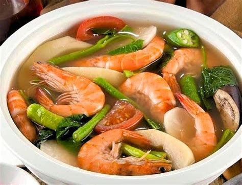  Sinigang na Hipon: Umami-Infused Broth Bursting with Tangy Citrus Flavor!