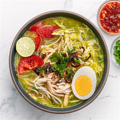  Soto Ayam Betawi: Một món súp gà thơm ngon, bổ dưỡng với vị cay nồng của Indonesia!